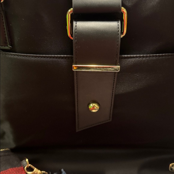 On the run…. Anastasia Beverly Hills Embers Palette in Green - Picture 9 of 12